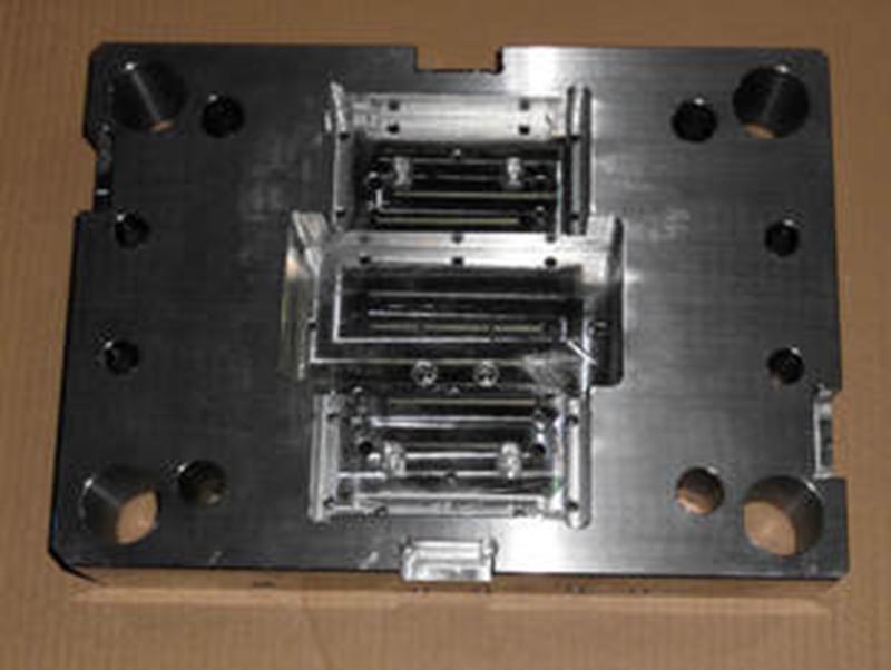 达坂城精密塑料模-06